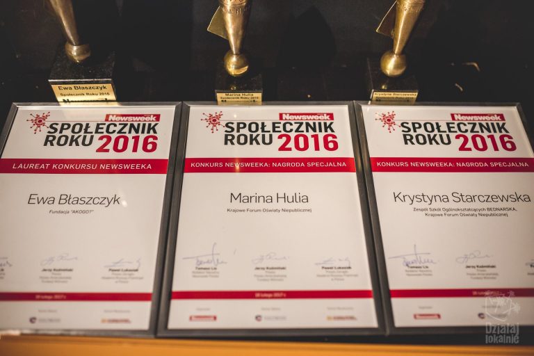 Dyplomu dla osób wyróżnionych tytułem Społecznika Roku