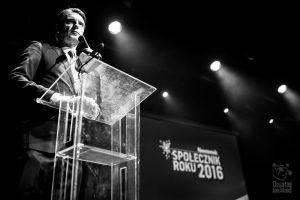 Gala Działaj Lokalnie i Społecznik Roku 2016 Przemawia redaktor Tomasz Lis