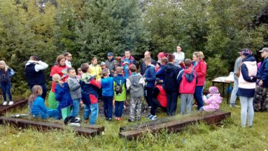 Uczestnicy pikniku kajakowo - edukacyjnego