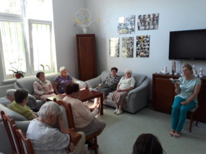 f.lorencja1 Pensjonariusze Dziennego Domu Opieki Społecznej „Florencja” w Świeciu podczas spotkań czytelniczych