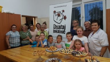 Uczestnicy warsztatów kulinarnych pod hasłem „Ciastka i ciasteczka”