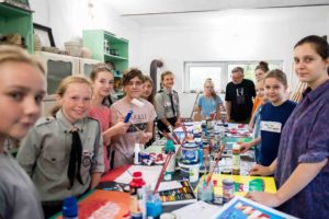 Uczestnicy warsztat&oacute;w artystycznych