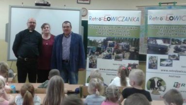 Uczestnicy szkolenia ,,Sprzęt rolniczy wczoraj i dziś” w Szkole Podstawowej imienia Janusza Korczaka w Bąkowie Górnym.