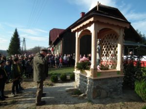 Zrekonstruowana Kapliczka Św. Jana Nepomucena świadka histopii Polany