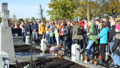 Odwiedziliśmy groby Bohaterów  poległych w obronie Ziemi Białobrzeskiej