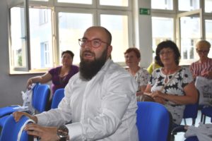Wręczenie um&oacute;w DL XI 2019 - antresola hali widowiskowo-sportowej w&nbsp;Tczewie.
