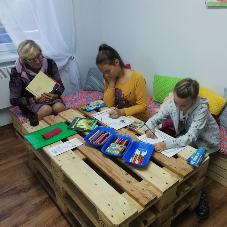 A my czytamy - stwórzmy sobie pracownię wyobraźni