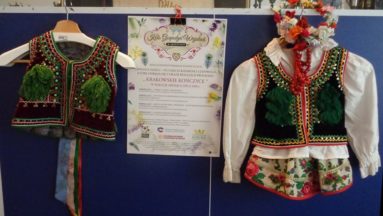 Dziecięcy strój regionalny/ krakowski.