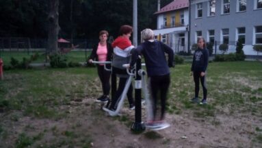 Ćwiczenia na siłowni zewnętrznej