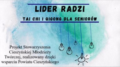 Plakat wydarzenia z zielono-niebieskim tłem i napisem "Tai Chi i Qigong dla seniorów"