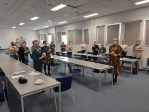 Realizatorzy projekt&oacute;w działaj Lokalnie. Ludzie, spotkanie, sala