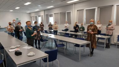 Realizatorzy projektów działaj Lokalnie. Ludzie, spotkanie, sala