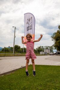 215456928_121690596805685_2359437183243560220_n Radość!